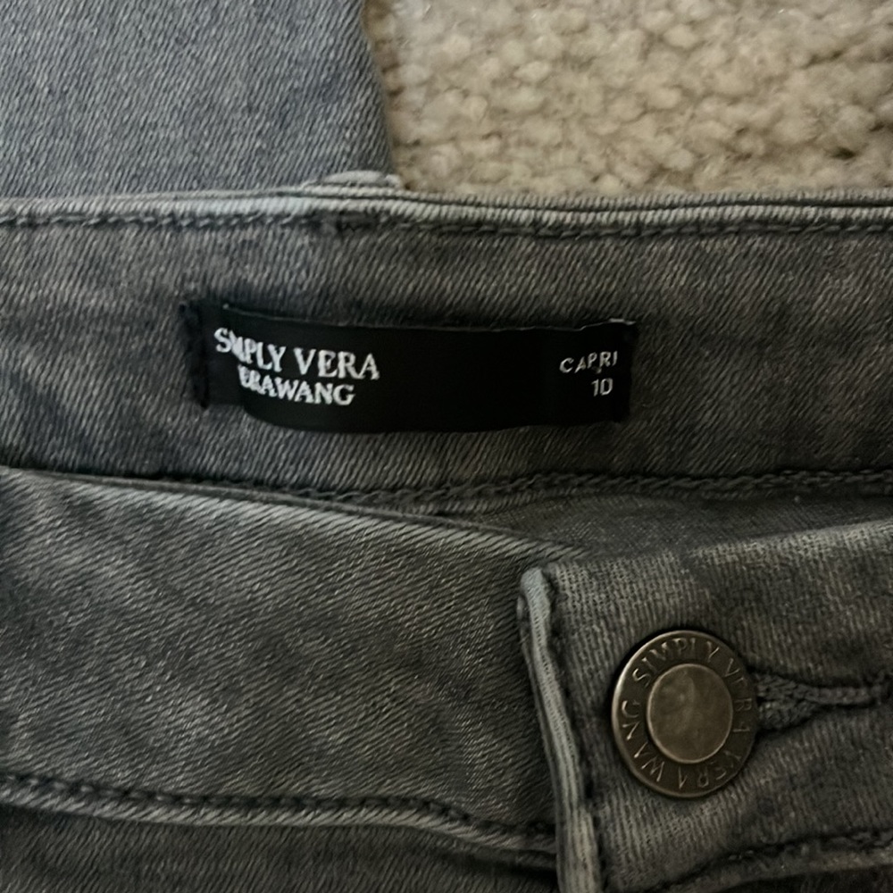 Simply Vera Wang Capris - Picture 2 of 3